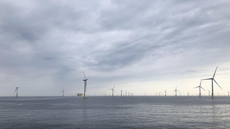 Windkraftanlagen am Horizont 
